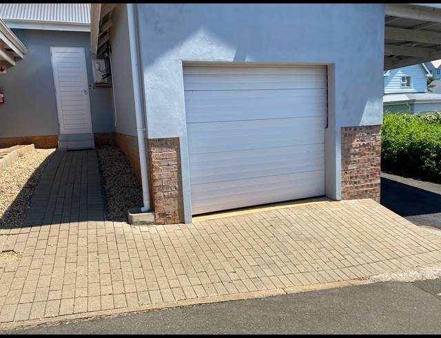 3 BEDROOM TOWNHOUSE RENTED IN CLARENDON